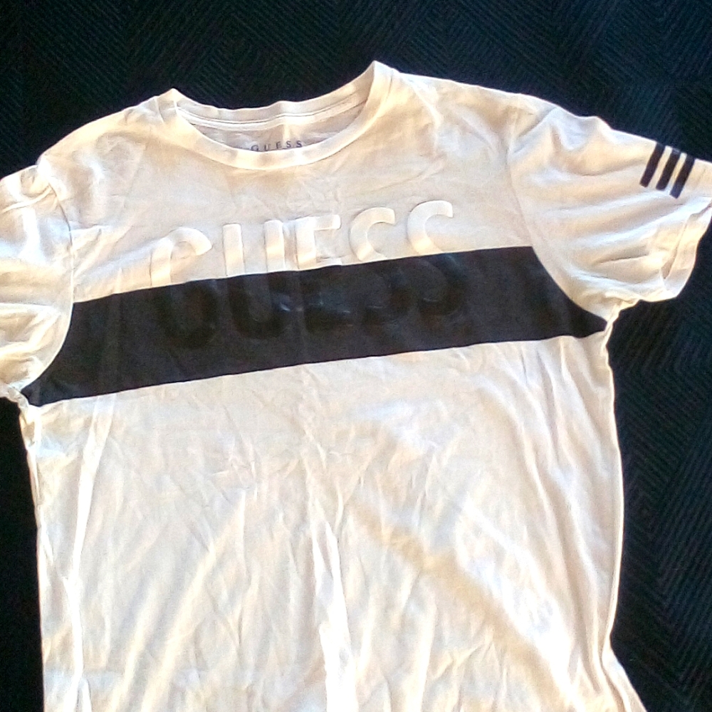 Guess t-shirt